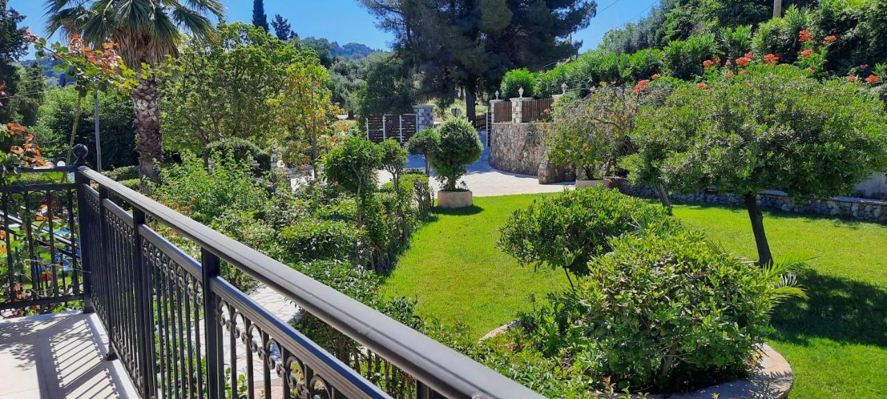 Nikos Apartmentsアリラス エクステリア 写真